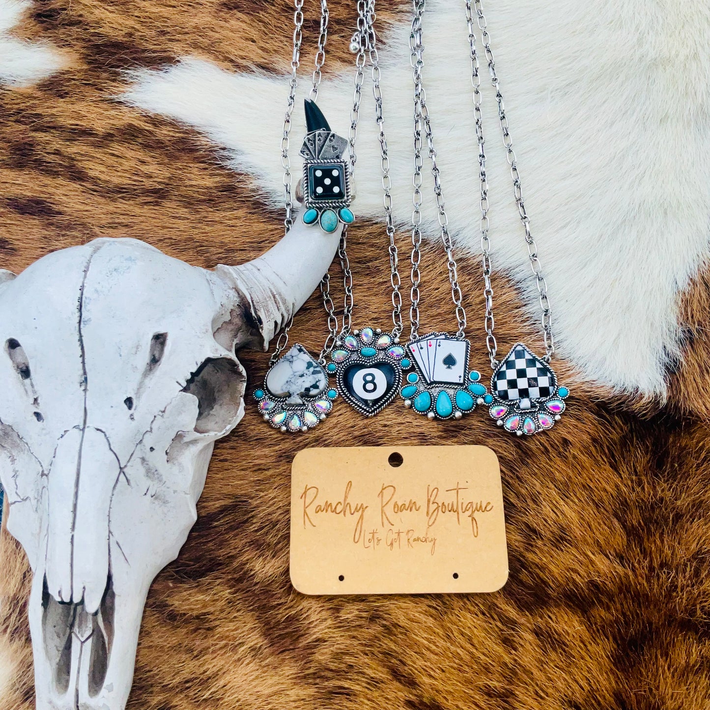 Western Howlite Spade Trendy Necklace