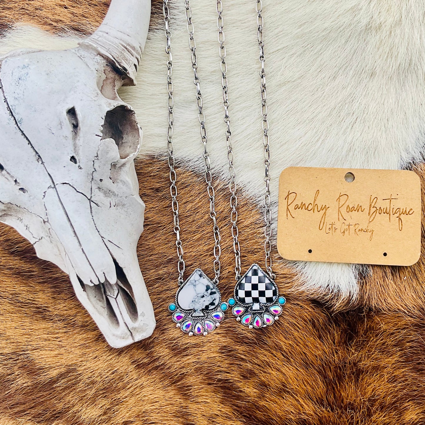Western  Howlite Spade Trendy Necklace