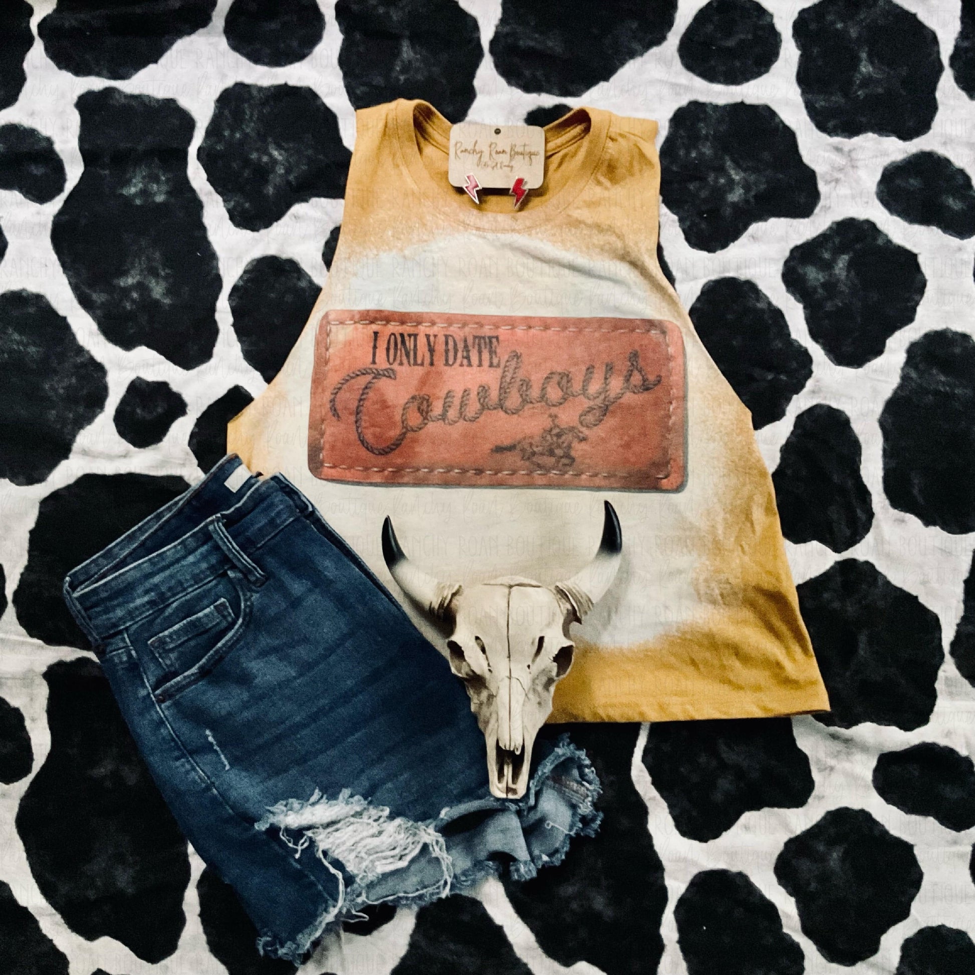 I Only Date Cowboys Crop - Ranchy Roan Boutique 