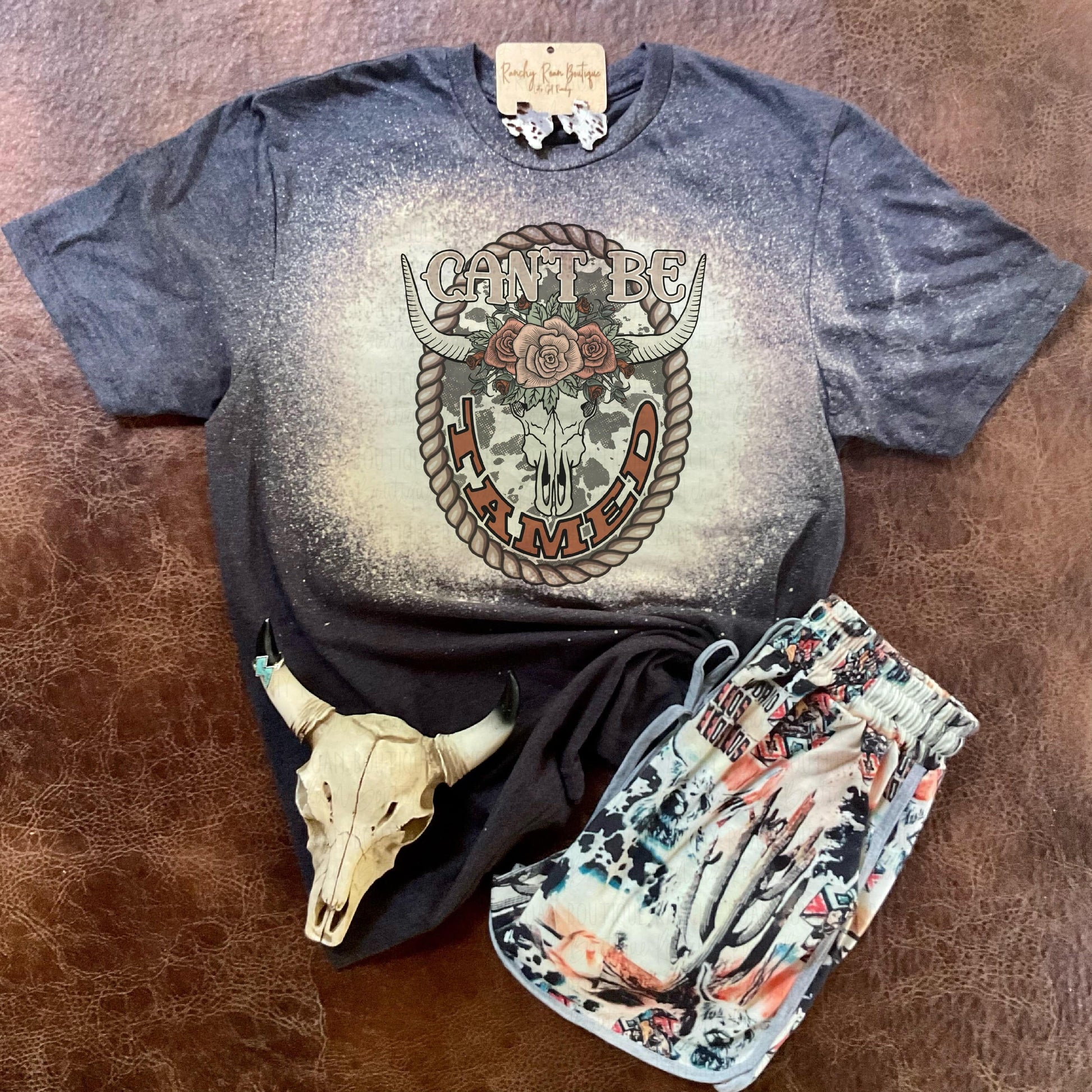 Can’t Be Tamed Tee - Ranchy Roan Boutique 