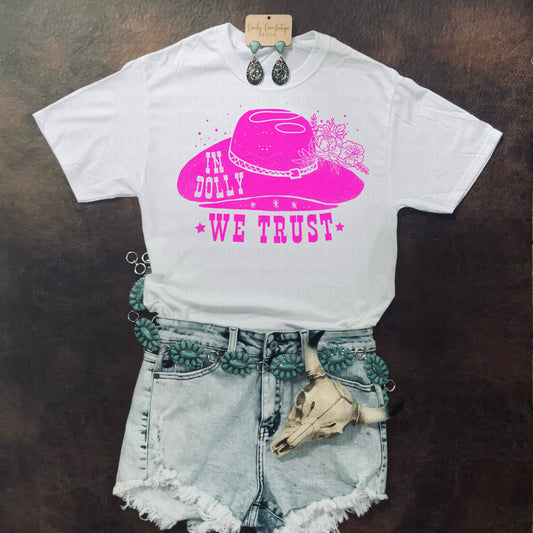 In Dolly Tee - Ranchy Roan Boutique 